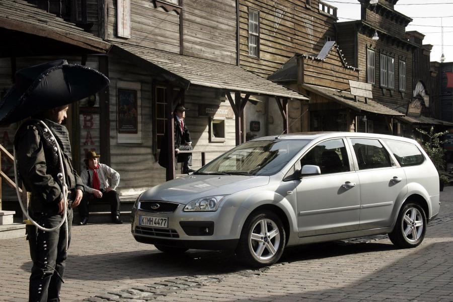  Ford Focus Wagon 2005 года  (фото 38 из 40)